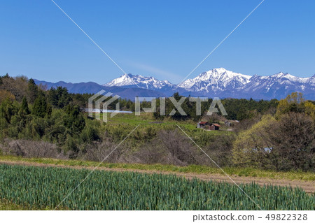 春天的鄉村image_Snowy山和天空和山村_在鳥取縣Shizu Kurayoshi市 49822328