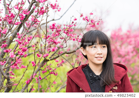 美麗的日本女人Roka。四季是春天天窪的冬天。 美麗的日本女人Roka。四季是春天天窪的冬天。 49823402