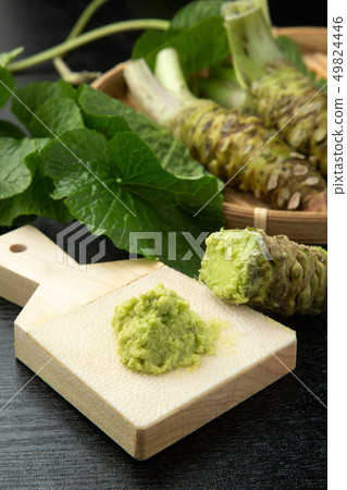 Raw wasabi scoop grated 49824446