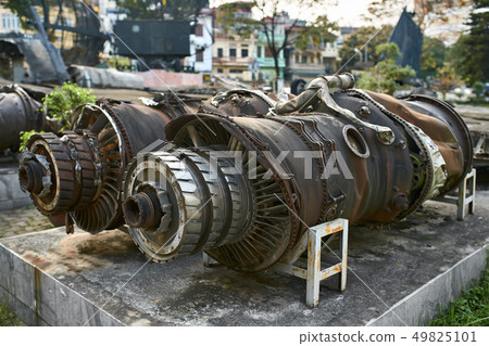 Wreckage B-52 aircraft of time of Vietnamese War in Hanoi museum 49825101