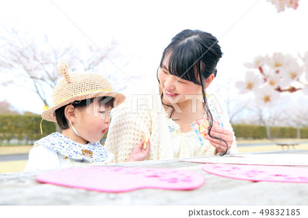 櫻桃季的父母和孩子 櫻桃季的父母和孩子 49832185