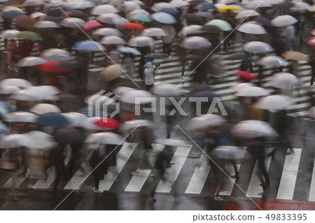雨中的澀谷爭奪交叉點(長時間曝光) 雨中的澀谷爭奪交叉點(長時間曝光) 49833395