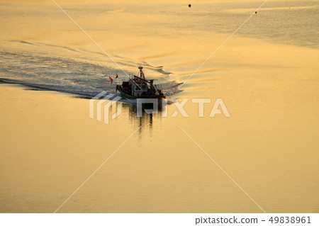 房漁船是 49838961