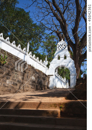 Dowa Raja Maha Viharaya temple, Sri Lanka. Dowa Raja Maha Viharaya temple, Sri Lanka. 49842361