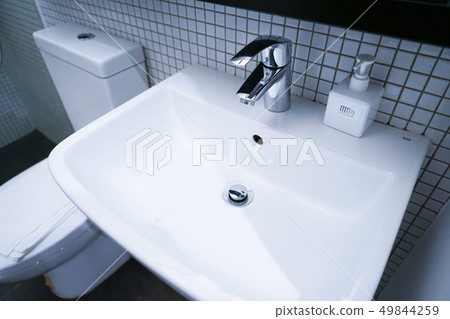 Image of fashionable unit bus 49844259