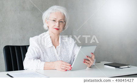 successful business woman head department 49845427