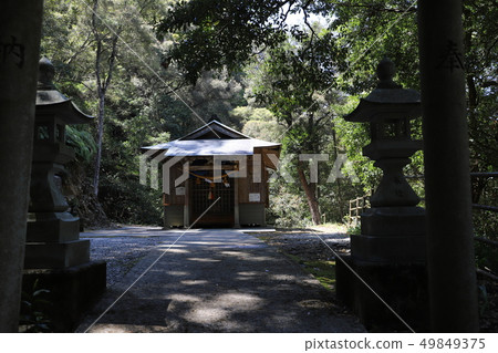 Odochi Satoshi Shrine 49849375