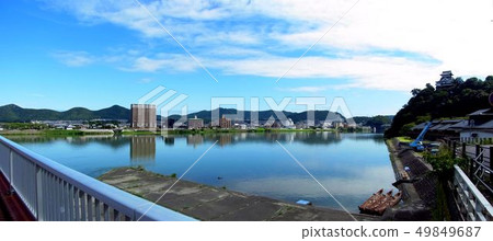 從犬山校長觀看犬山城堡和日本線 從犬山校長觀看犬山城堡和日本線 49849687