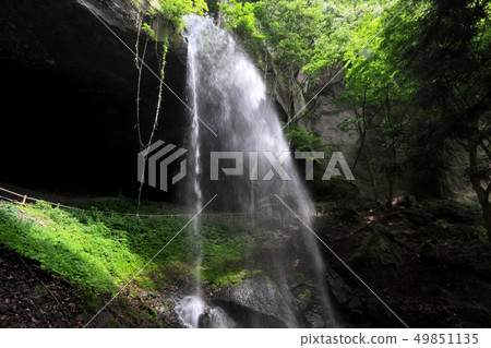 Falls under the shelf Falls under the shelf 49851135
