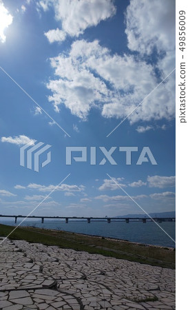 晴朗的天空 晴朗的天空 49856009