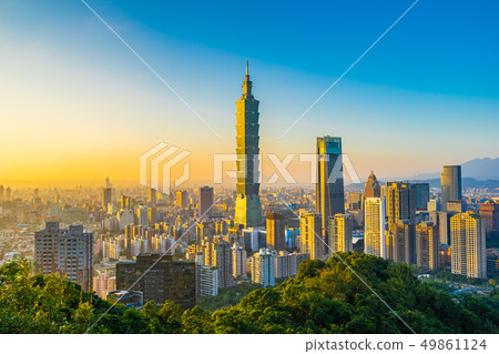 Beautiful landscape and cityscape of taipei 101 building and architecture in the city 49861124