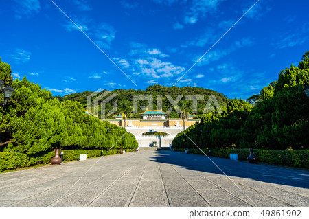 Beautiful architecture building exterior of landmark of taipei national palace museum in taiwan 49861902