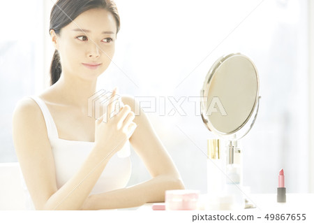 Women beauty 49867655