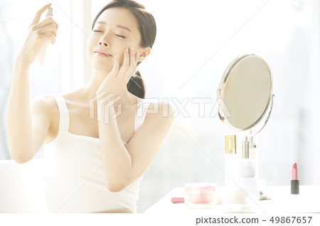 Women beauty 49867657