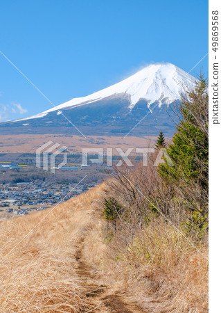 春季登山：高聳山景觀 49869568