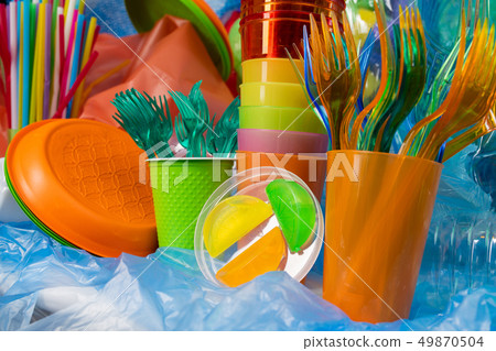 Disposable plastic cutlery of different sizes and textures 49870504