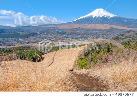 Spring mountaineering: Takazayama landscape Spring mountaineering: Takazayama landscape 49870677