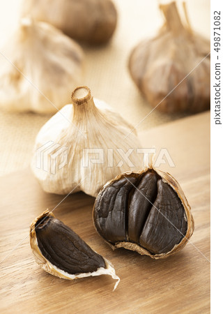 Black garlic 49871082