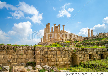 Temple of Zeus in jerash, amman, jordan 49871245
