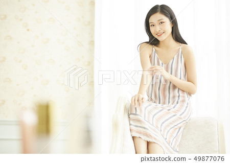 Women beauty 49877076