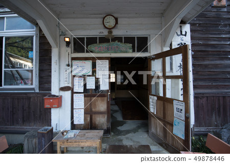 “長野飯田市”被遺棄的前Kizawa小學的觀點 “長野飯田市”被遺棄的前Kizawa小學的觀點 49878446
