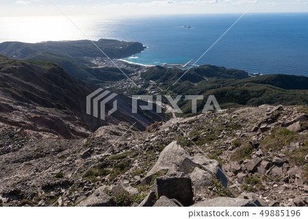 Kozushima seen from Tenjosan 49885196