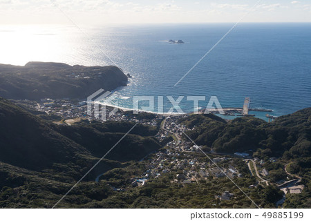 Kozushima seen from Tenjosan 49885199