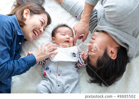 家庭照片睡覺姿勢 家庭照片睡覺姿勢 49885502