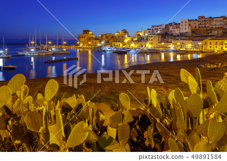 Italy. Sicily. Castellammare del Golfo. Italy. Sicily. Castellammare del Golfo. 49891584