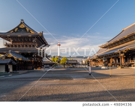 Morning sun Higashi Honganji 49894336