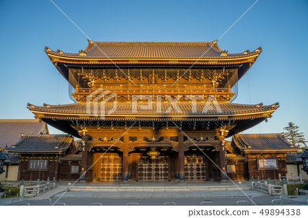 Morning sun Higashi Honganji Morning sun Higashi Honganji 49894338