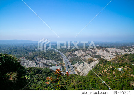 臺灣高雄中寮山景觀 Asia Taiwan Kaohsiung Bridge 49895705
