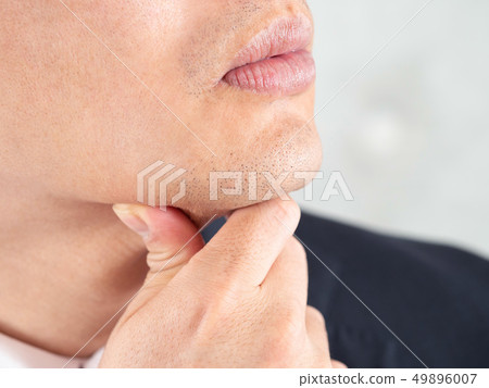 有男性的商人與鬍子的麻煩 49896007