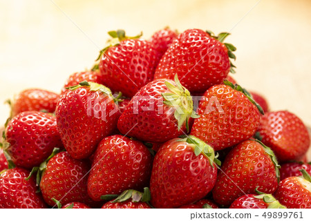 一個草莓 49899761