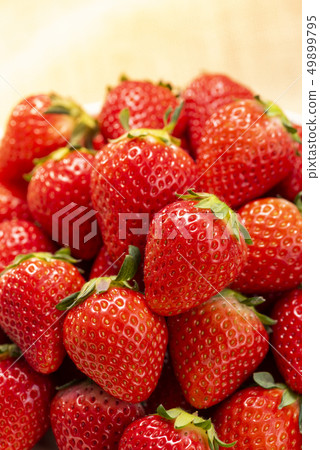 很多草莓 很多草莓 49899795