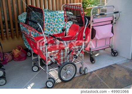 Large stroller for childcare 49901066