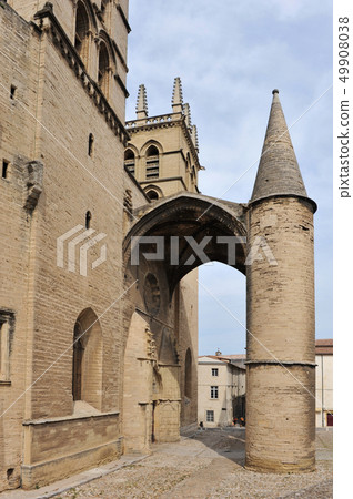 University of Medicine, Montpellier, France 49908038