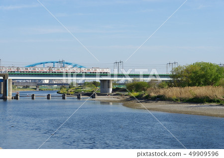 在多摩河上的橋 49909596