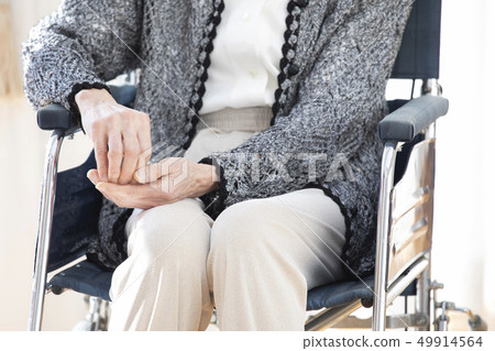 Elderly people in wheelchairs Elderly people in wheelchairs 49914564