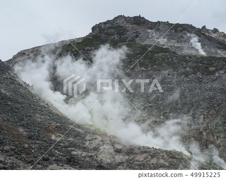 北海道弟子屈町的活火山伊王山 北海道弟子屈町的活火山伊王山 49915225