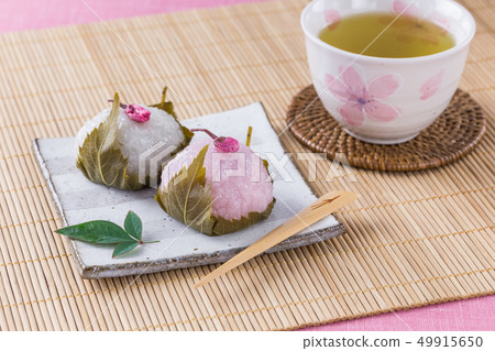 Red and white cherry salmon 49915650