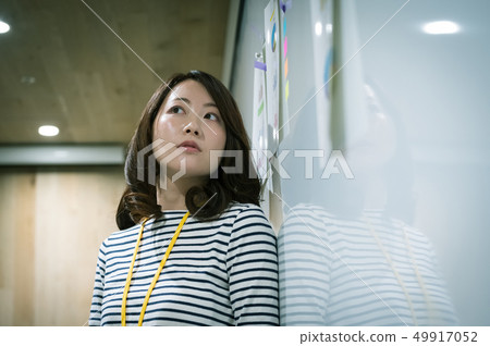 業務場景女性 業務場景女性 49917052
