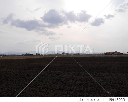 Landscape of spring field in Tobetsu-cho, Hokkaido Landscape of spring field in Tobetsu-cho, Hokkaido 49917933
