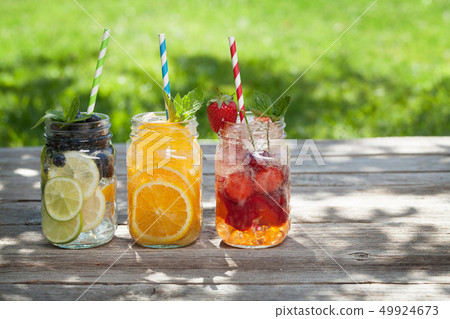 Fresh lemonade jar 49924673