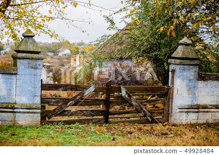 View on old hounse in village of East Eaurope View on old hounse in village of East Eaurope 49928484