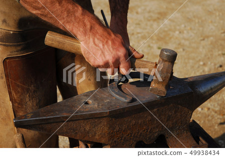 farrier farrier 49938434