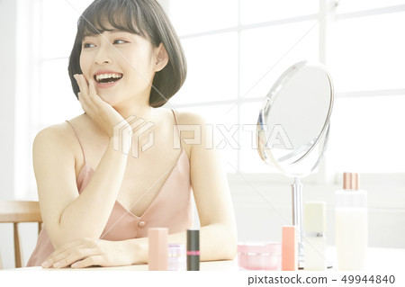 Women beauty 49944840