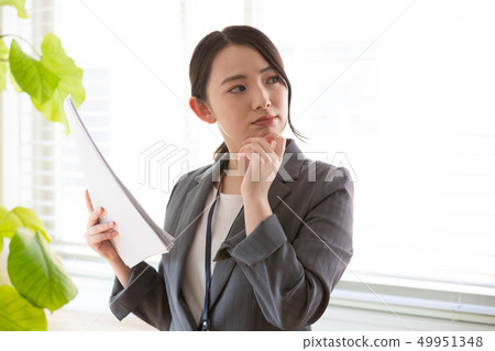 Business woman 49951348