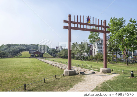 首爾江南區Jeongryeunggung Jeongneung Jongjong Royal Tomb紅門 49954570