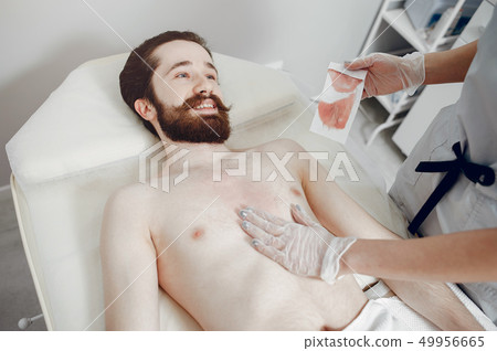 Handsome man in a beauty salon 49956665